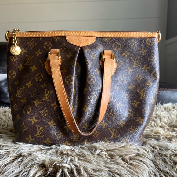 Louis Vuitton Palermo PM - Picture 3 of 16